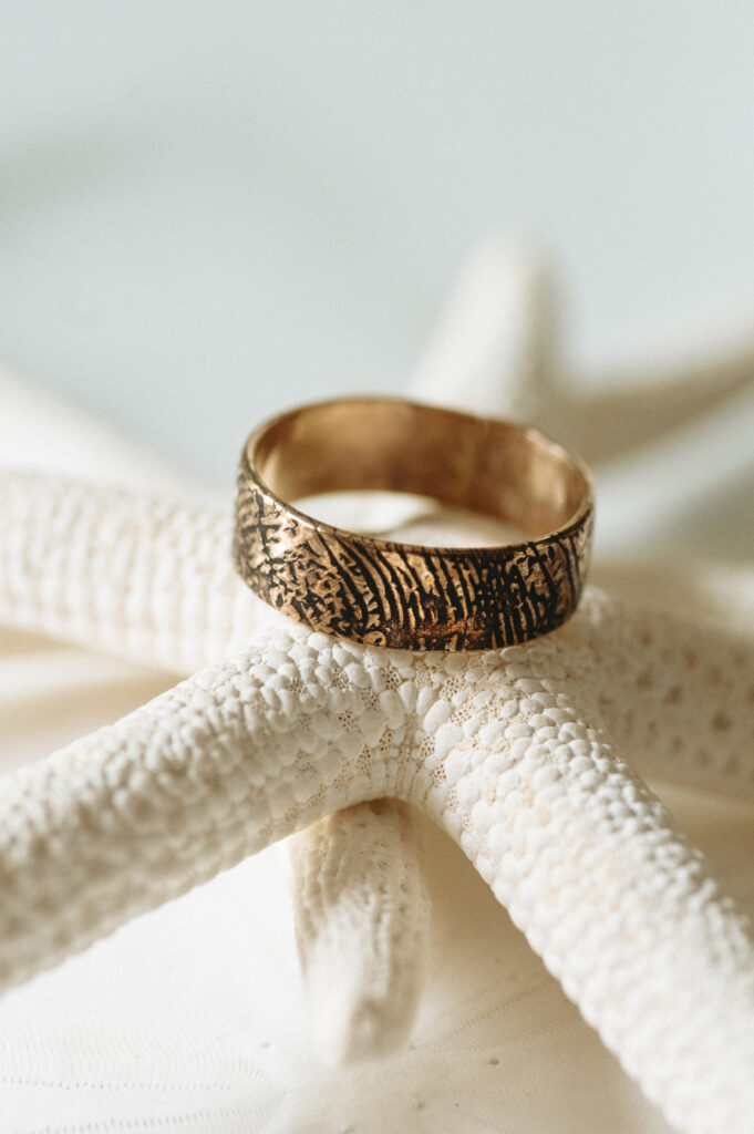 The Fingerprint Horizon Band